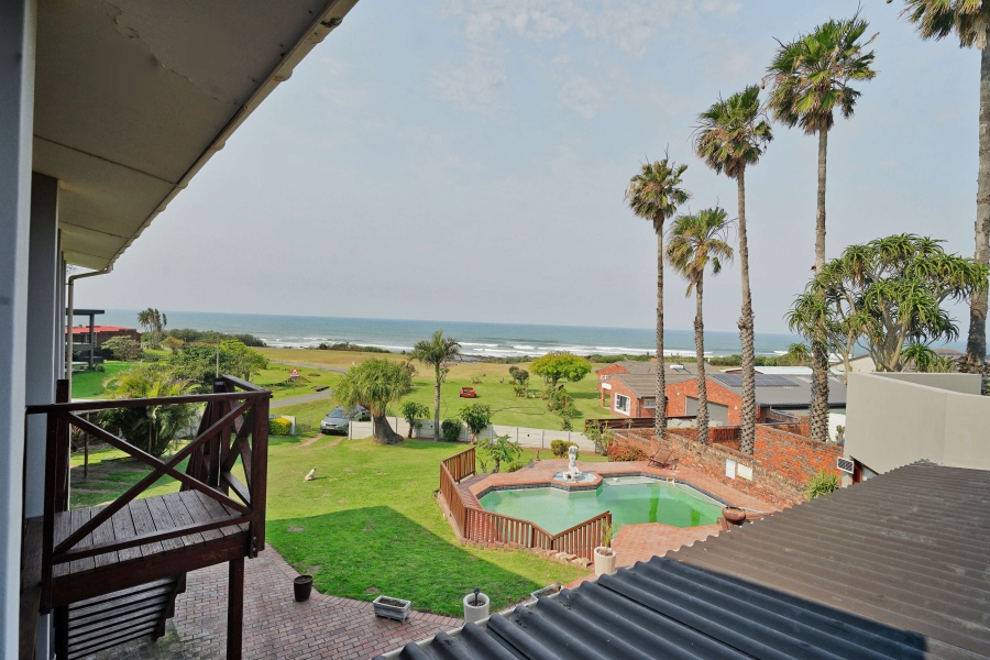 5 Bedroom Property for Sale in Winterstrand Eastern Cape